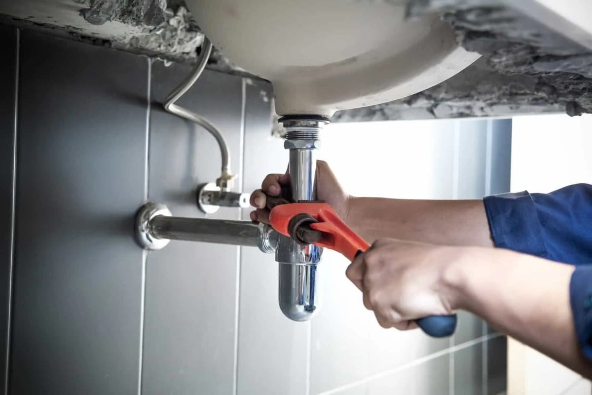 South Florida Plumbing plumber performing plumbing repair in Fort Lauderdale, FL